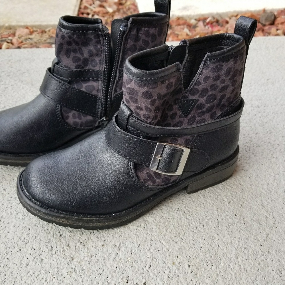 Gray leopard ankle boots
